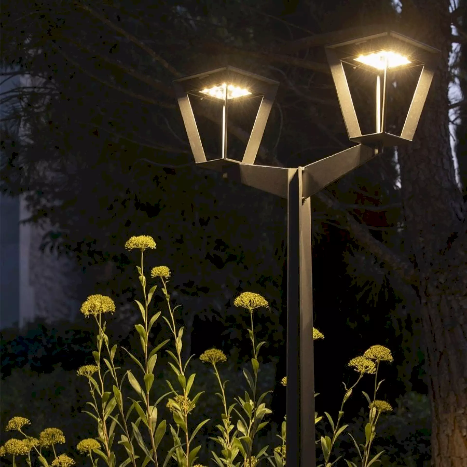 Lampadaire solaire deux têtes METRO